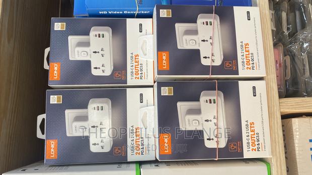 USB Type C 2 Outlet Socket · Photo 2