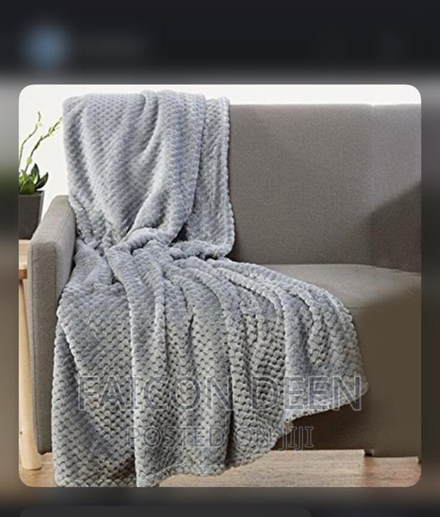 Luxury Soft Comfy Throw Blankets · Photo 1