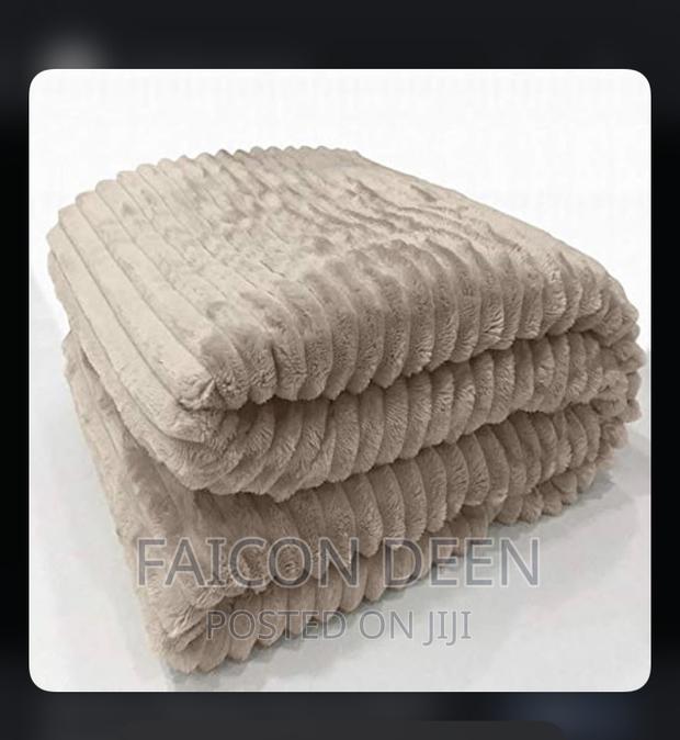 Unparalleled Superior Quality Throw Blankets · Photo 1