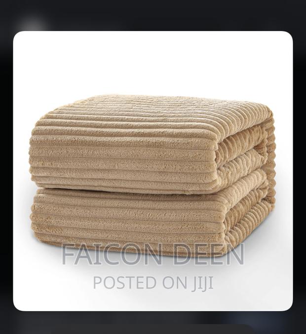 Soft ,Thick Comfy Throw Blankets · Photo 1