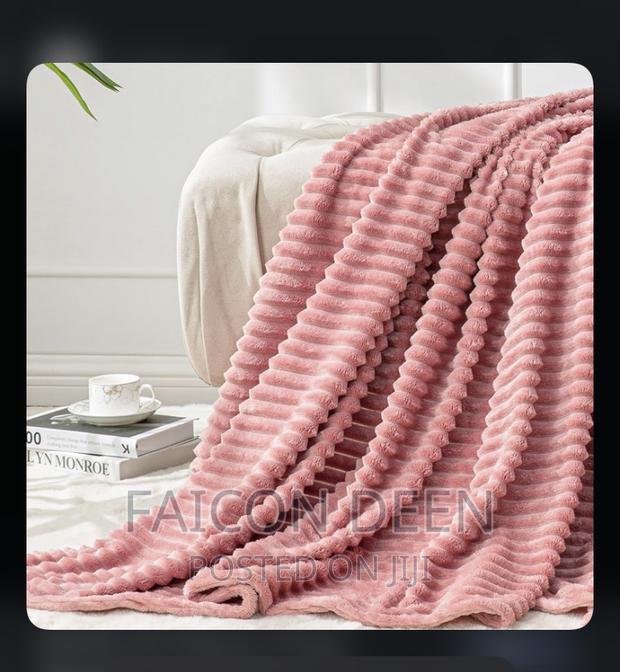 Superb Quality Soft Throw Blankets · Photo 1