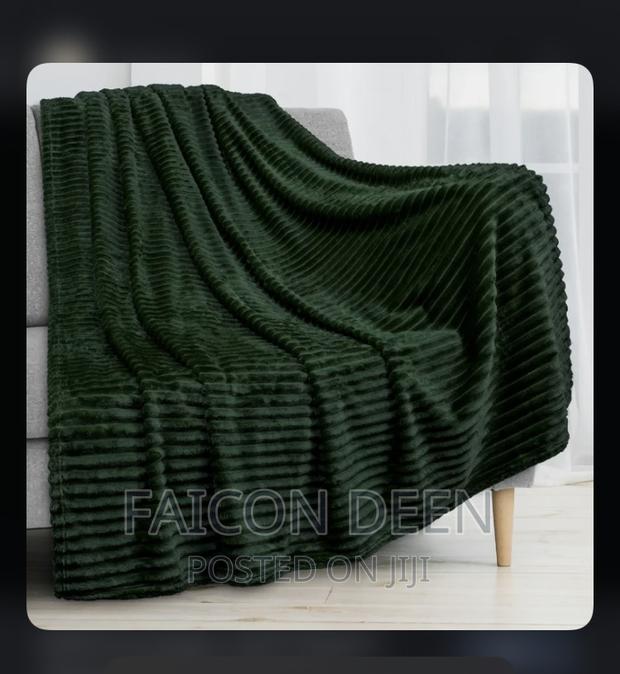 Reversible Soft Luxurious Comfy Throw Blankets · Photo 1