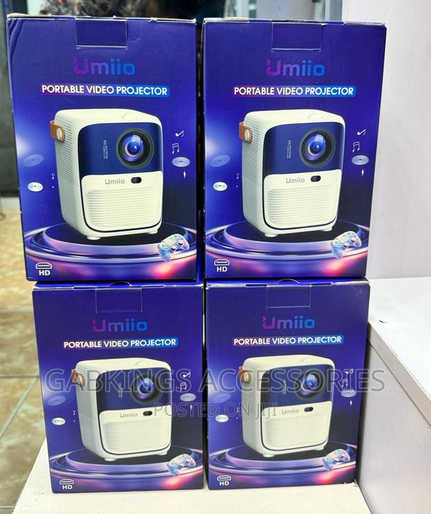High Resolution Mini Android Projectors · Photo 3