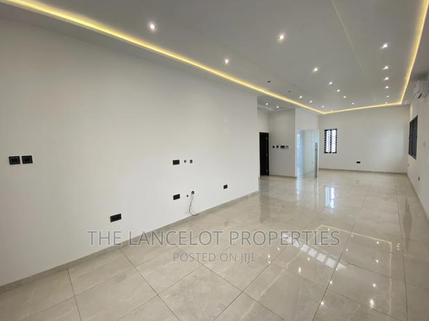 5bdrm House in East Legon for sale · Photo 4