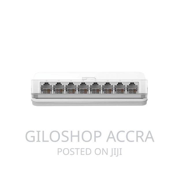 D-Link 8 PORT 10/100mbps Unmanaged Switch · Photo 4