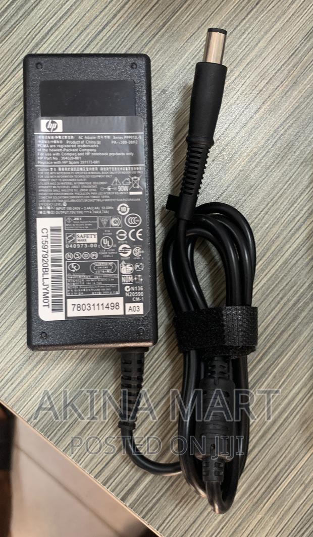 Hp Big Pin Charger 19v · Photo 4