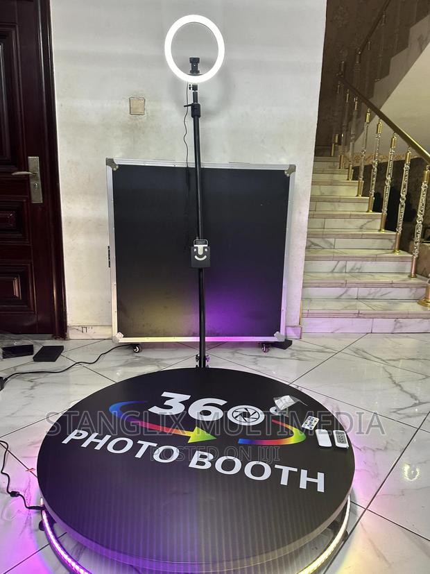 Led 360 Phone Booth With Feee Spraying Gun · Photo 2