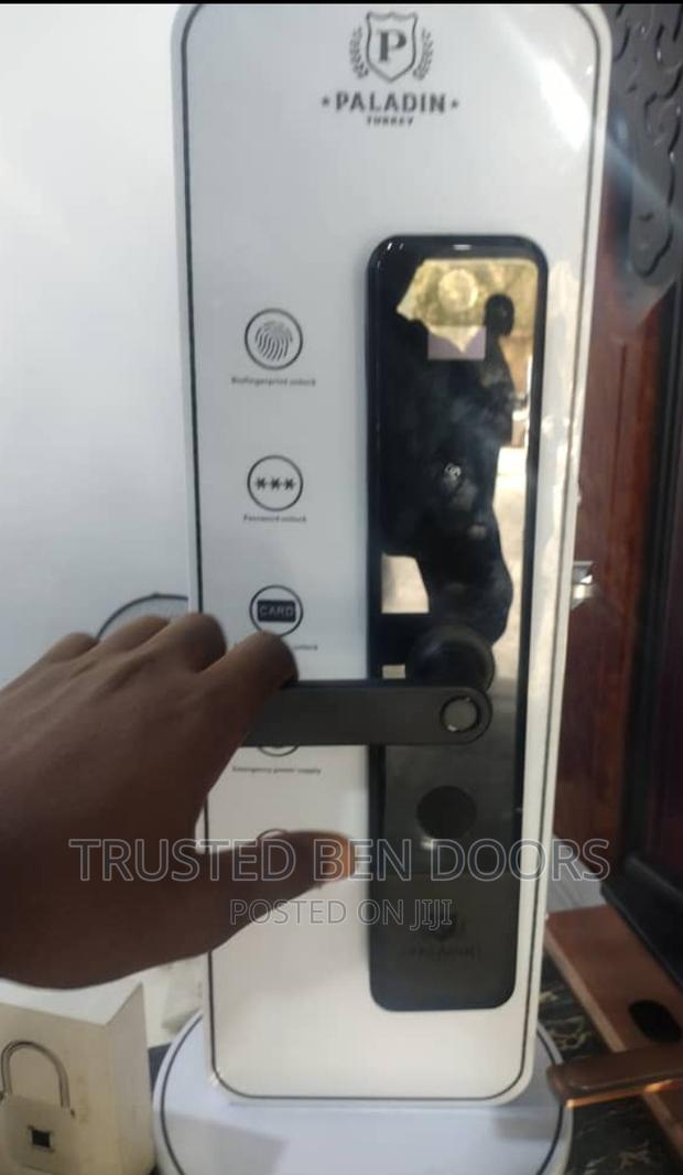 Paladin Smart Biometric Lock With Video Camera · Photo 2