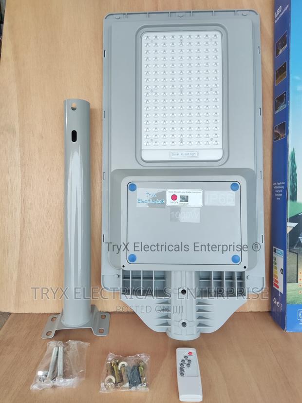1000W Solar Street Light - Aurora Lens · Photo 4