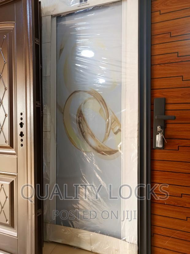Splendor Italian Technology Washroom Door · Photo 2