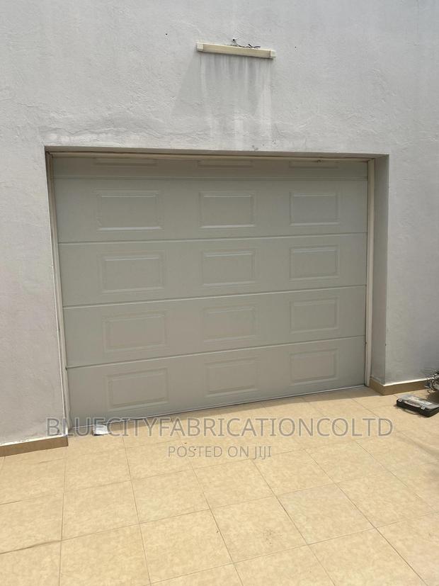High Quality Automatic Garage Door · Photo 2