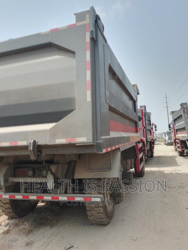 Brand New Heavy Duty Dump Truck for Miners Construction photo 2