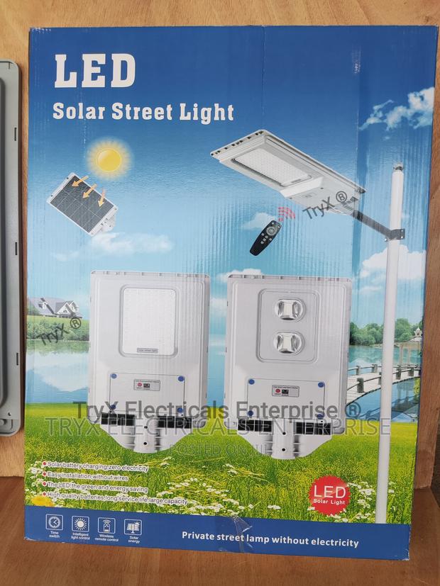 800W Solar Street Light (Aurora Lens) · Photo 4