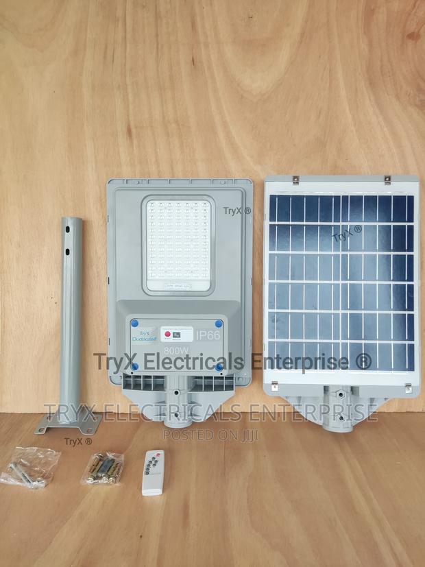 800W Aurora Lens Solar Street Light · Photo 2