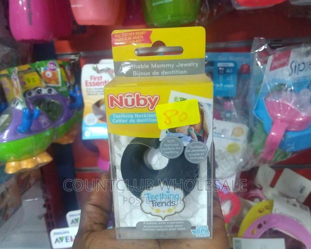 Nuby Teething Necklace · Photo 2