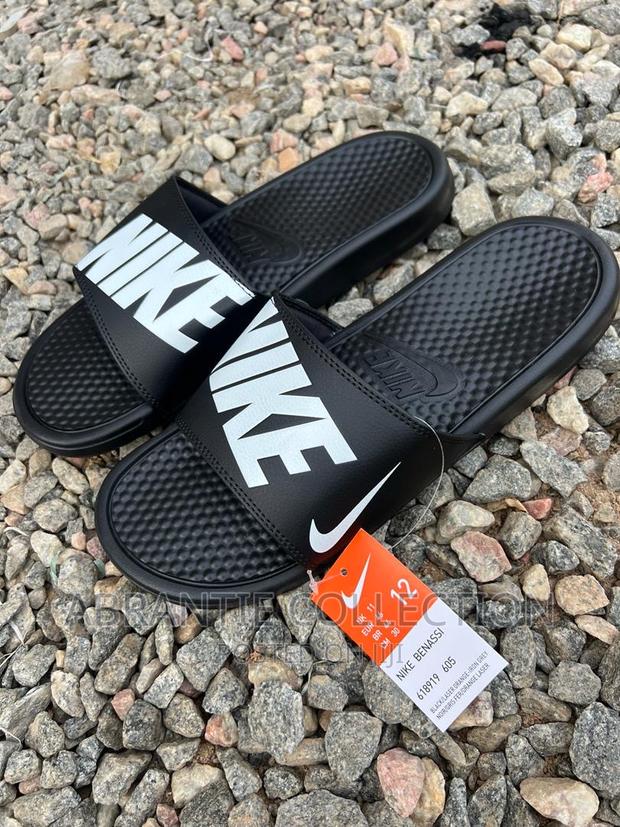 Nike Benassi Slides · Photo 4