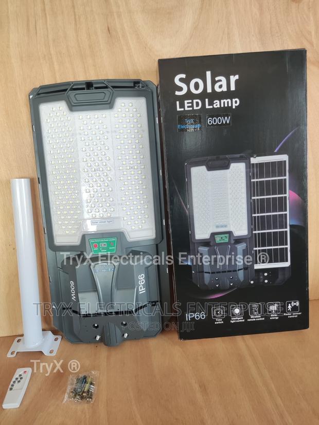 1000W YSOM Solar Street Lights (Lenses) · Photo 2
