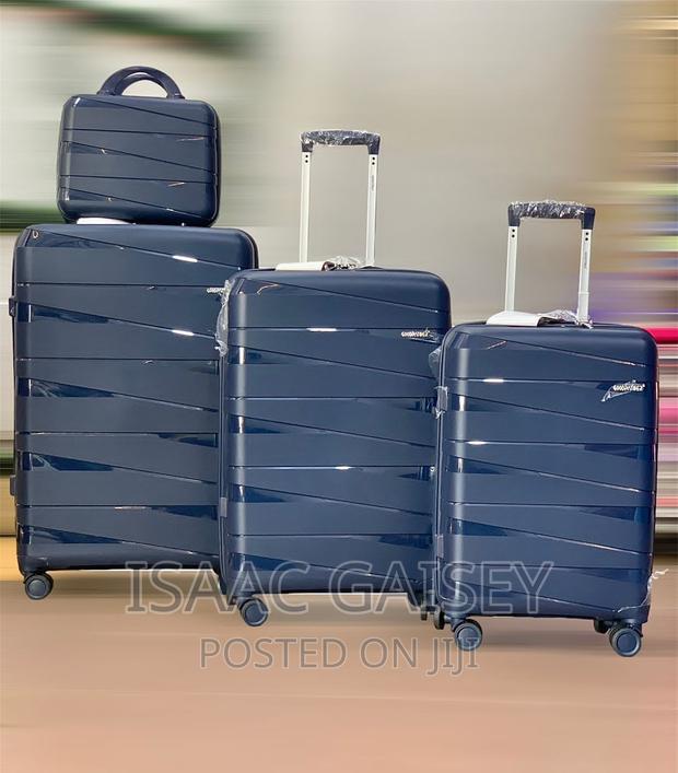 Four Set Anticrake Luggages /Travel Bags · Photo 1