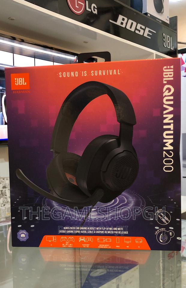 JBL Quantum 200 · Photo 2