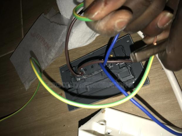 Qualified Electricians photo 6