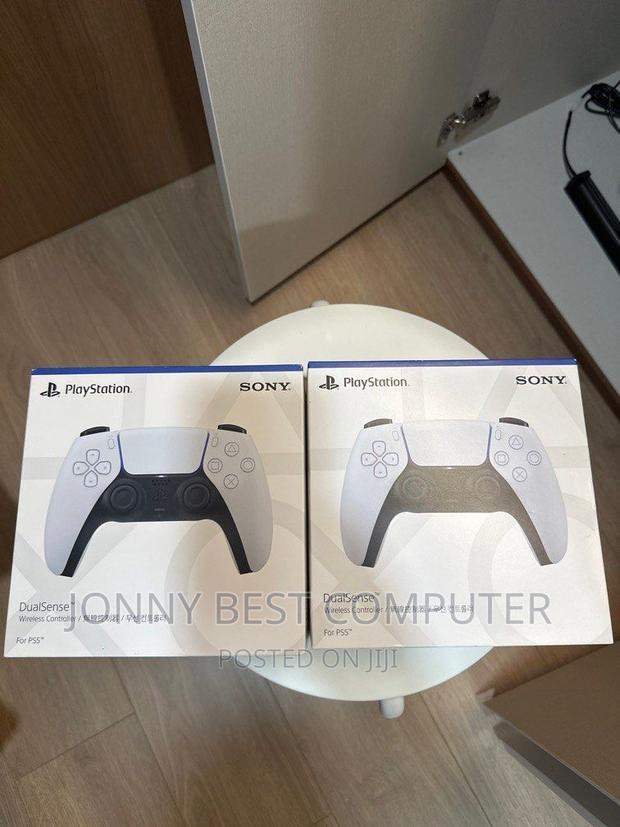 Play Station 5 Controller · Photo 4