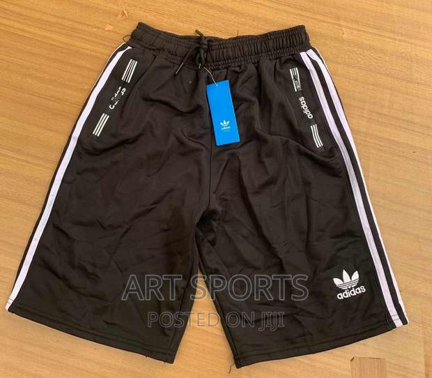 Adidas Shorts · Photo 3