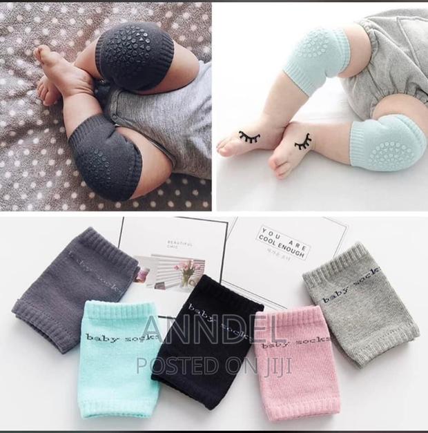 Crawling Socks · Photo 3
