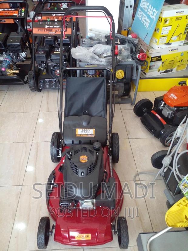 Power Lawn Mower · Photo 2