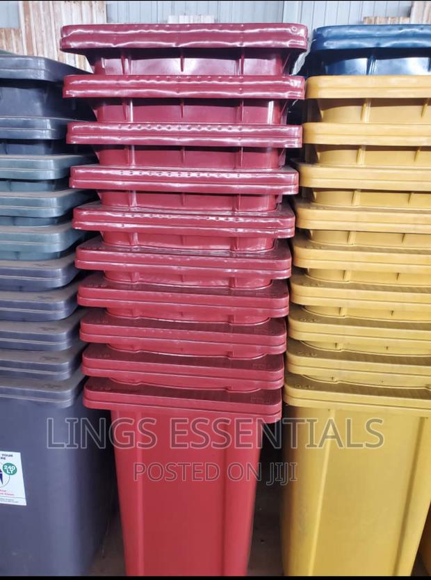 240ltr Dustbin photo 2