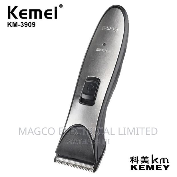 Rechargeable Clipper · Photo 3