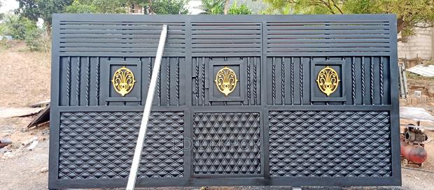 BLC Metal Gate · Photo 1