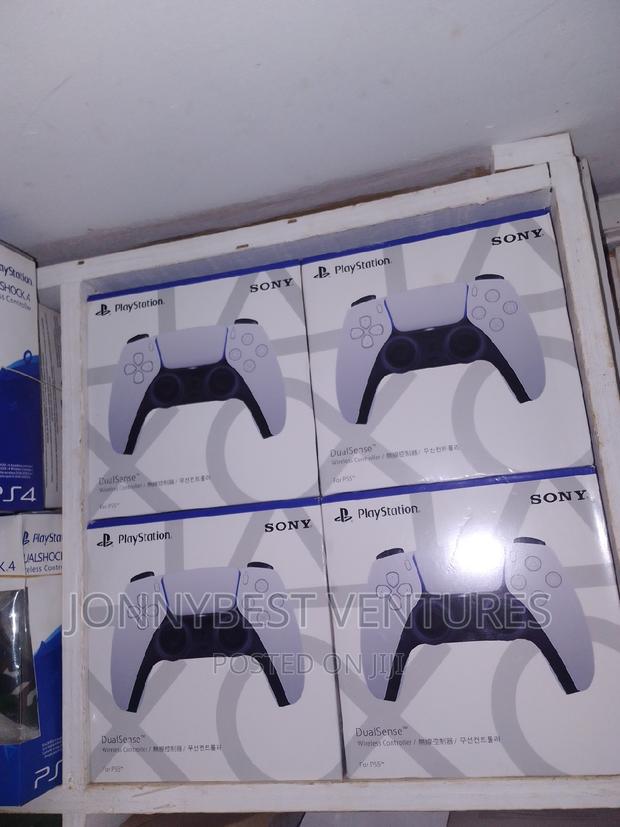 Sony PS5 Game Controller · Photo 4