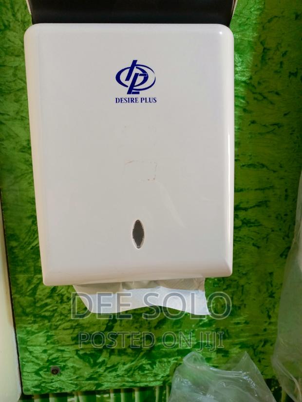 Hand Tissue Dispenser · Photo 2