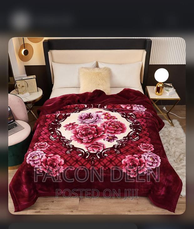 Superior High Quality Heavy Designer Blankets · Photo 1
