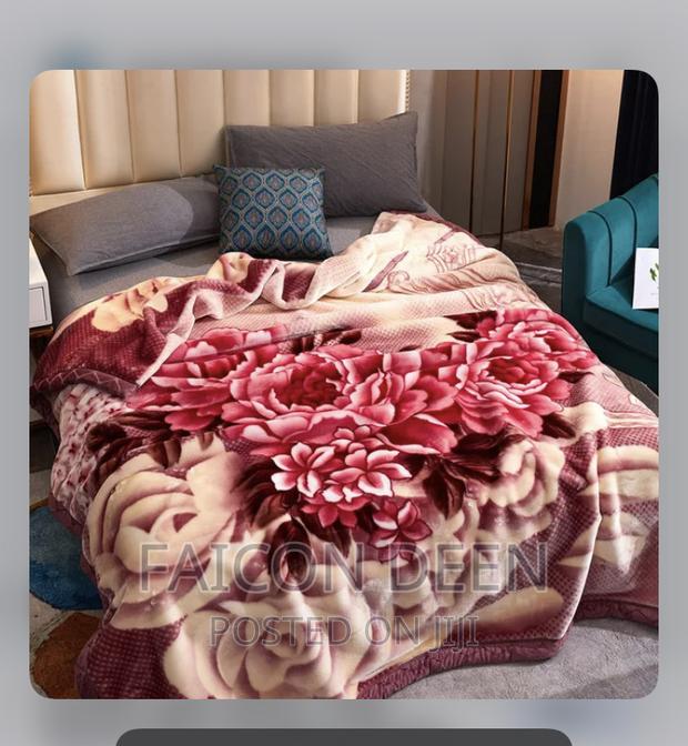 Highest Quality Heavy Designer Blankets · Photo 1