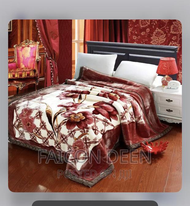Luxurious Heavy Designer Blankets · Photo 1