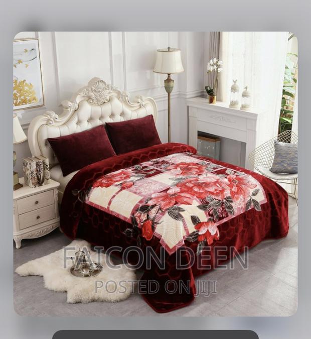 Luxury Heavy Designer Blankets · Photo 1