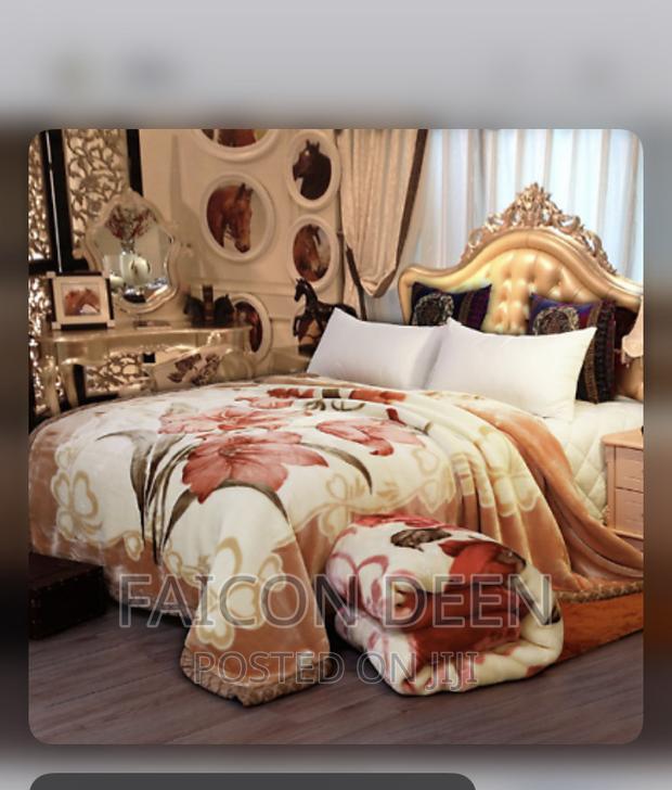 Thick ,Soft Heavy Designer Blankets · Photo 1