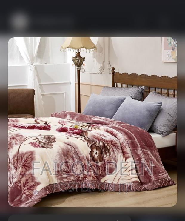 Luxurious Designer Heavy Blankets · Photo 1