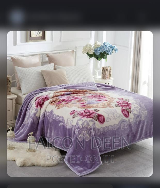 Thick ,Soft Luxurious Heavy Blankets · Photo 1