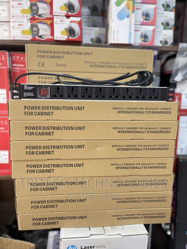 8-Way (PDU) Distribution Unit Rack Mountable · Photo 3