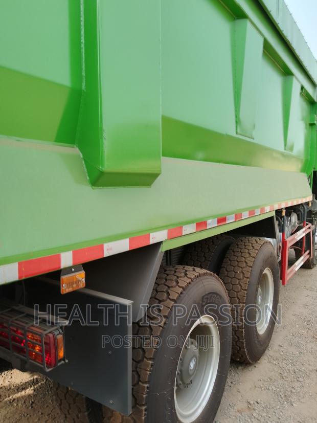 Brand New Zoomlion Tipper Trucks 12wheel 10wheel for Sale photo 5
