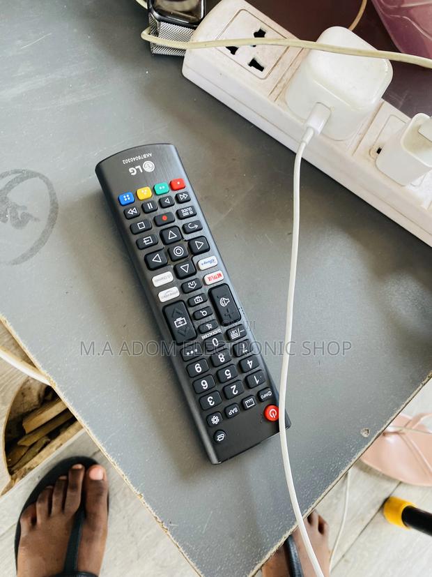 Quality LG Black Remote Control. · Photo 2