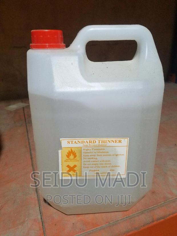 Standard Thinner for Mixing Paint. · Photo 2