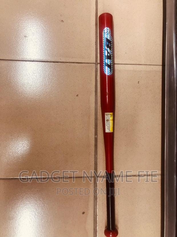 Metallic Baseball Bat (30 Inches) · Photo 4