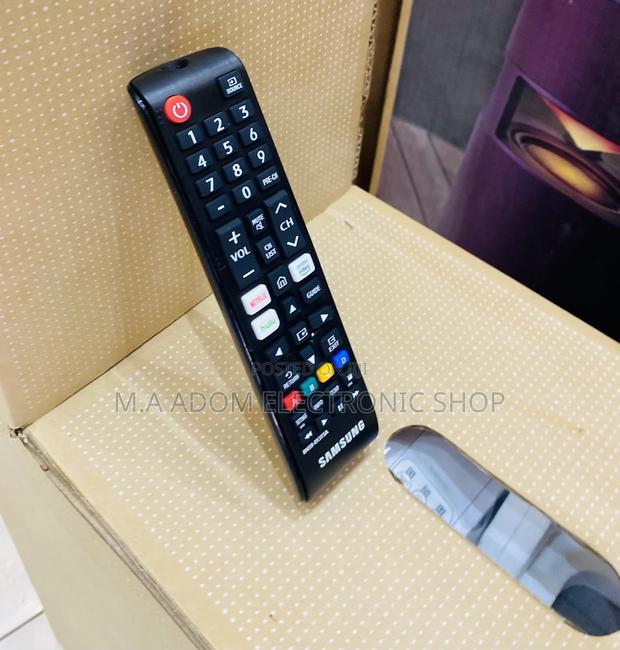 Elegant Black Samsung Remote Control(Black). · Photo 2