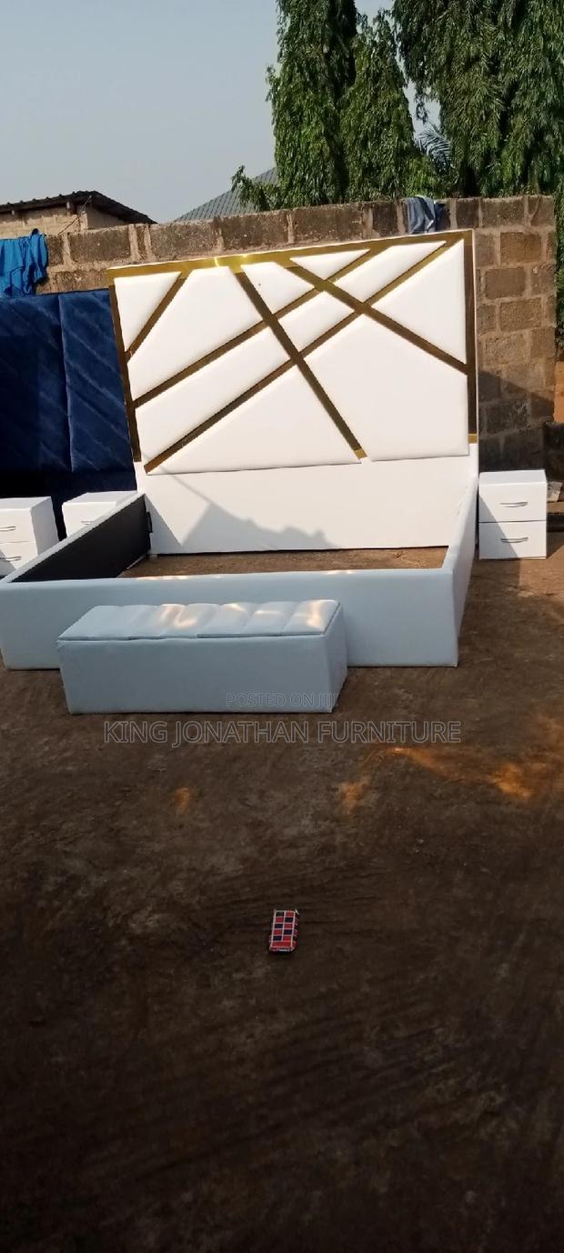 Classic King Size Bed Frame and Side Drawer photo 4
