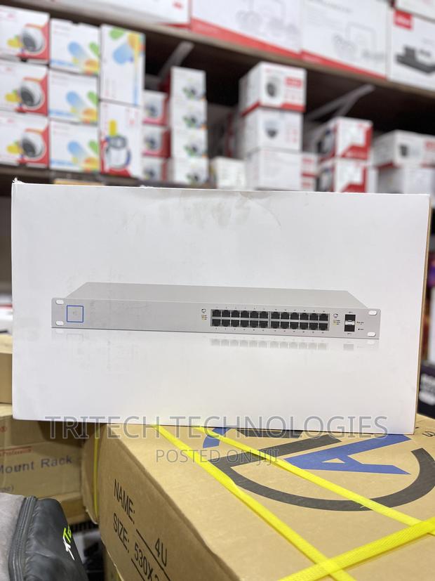 UBIQUITY Unifi Poe Switch US-24-250W 24-Port Managed Poe · Photo 4