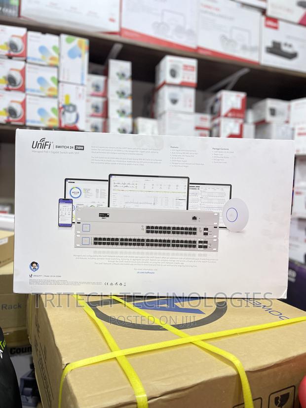 UBIQUITY Unifi Poe Switch US-24-250W 24-Port Managed Poe · Photo 3
