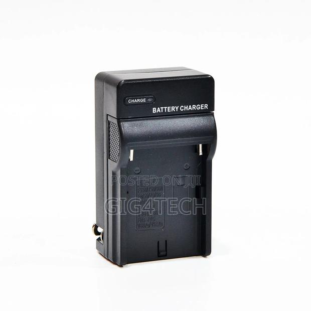 Extra Battery Charger for Np-F550, Np-F570, Np-F770, Np-F970 Batteries · Photo 3